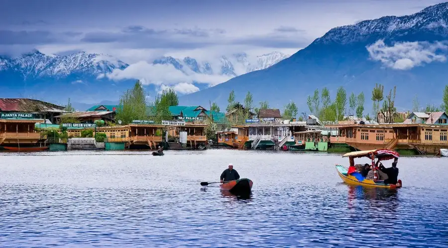Kashmir Tour Package 5N/6D